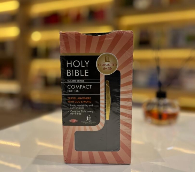 NKJV Compact Bible (wallet)